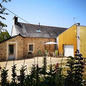 Maison Entre Campagne Et Hébergement de vacances